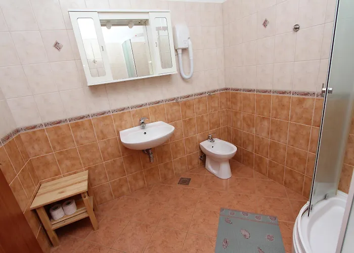 Elida * Ρόβινι