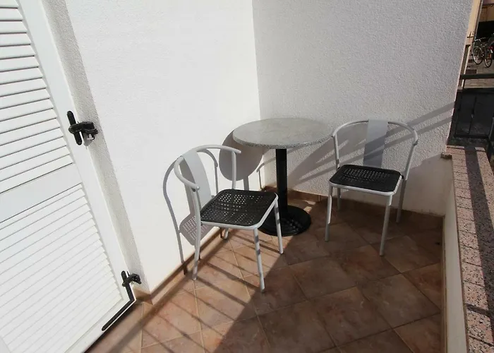 Elida 아파트 로비니